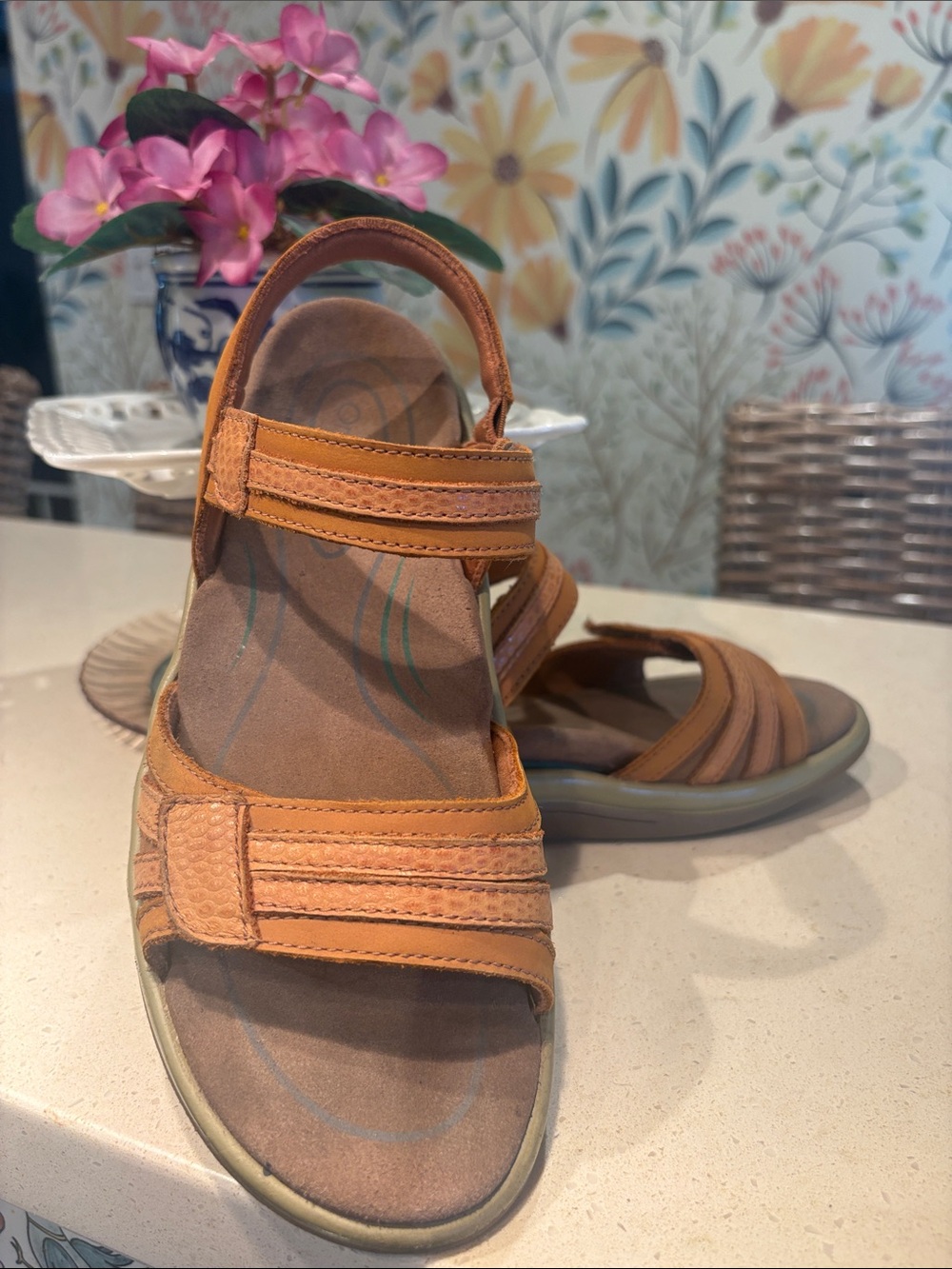 Orthofeet “Paloma” Sandals in Camel - Size 7